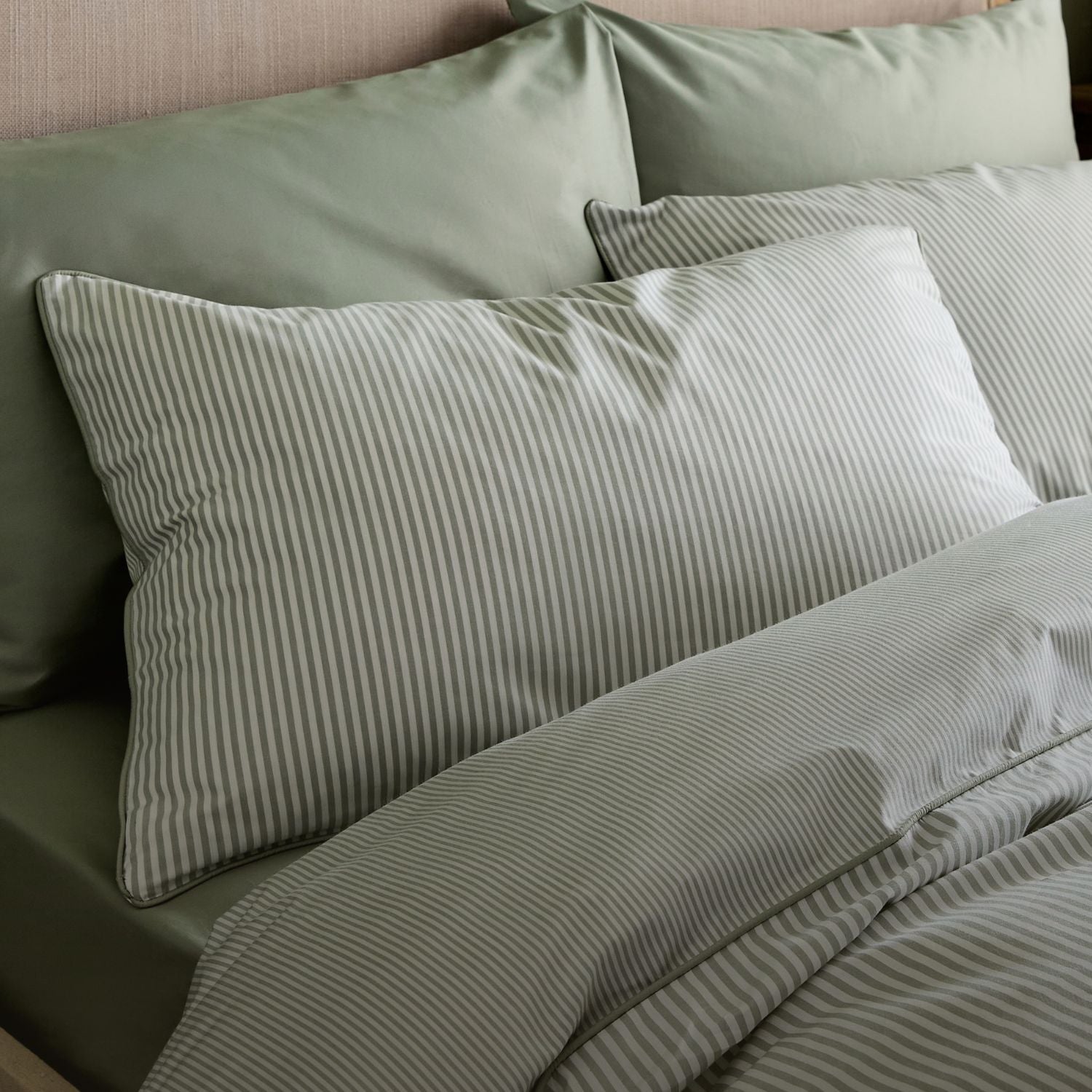 Bedding_-_Pillowcases_4df33a19-821e-40f3-a928-6b52dc02c3a5.jpg