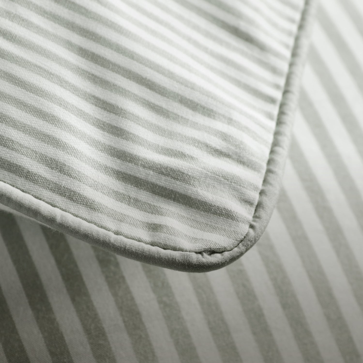 Bedding_Style_-_Striped.jpg