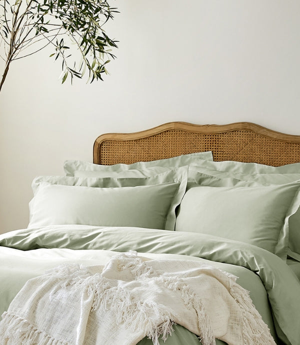 Blog_organic_vs._conventional_cotton_3.jpg