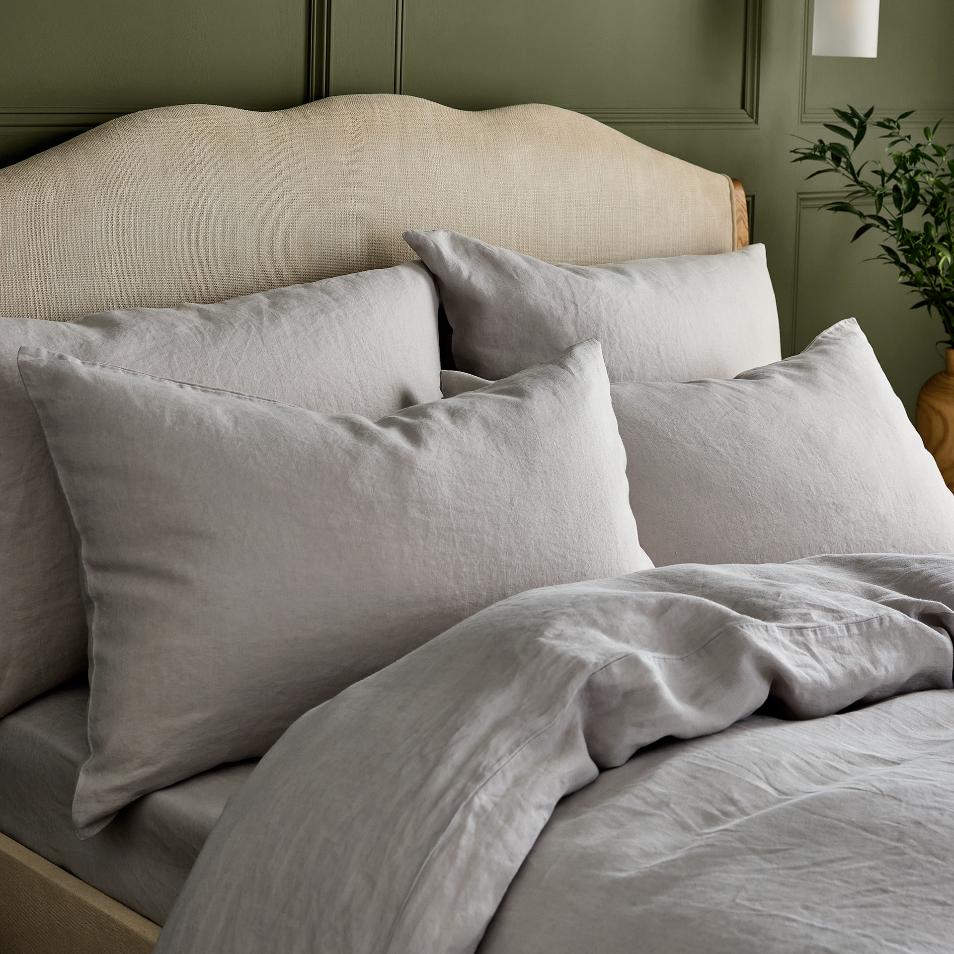 linen_20pillowcases_20-_20dove_20grey_20-_20hero.png